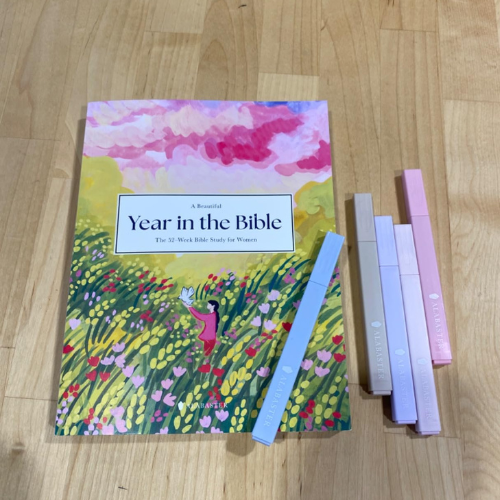 A Beautiful Year in the Bible: The 52-Week Bible Study for Women