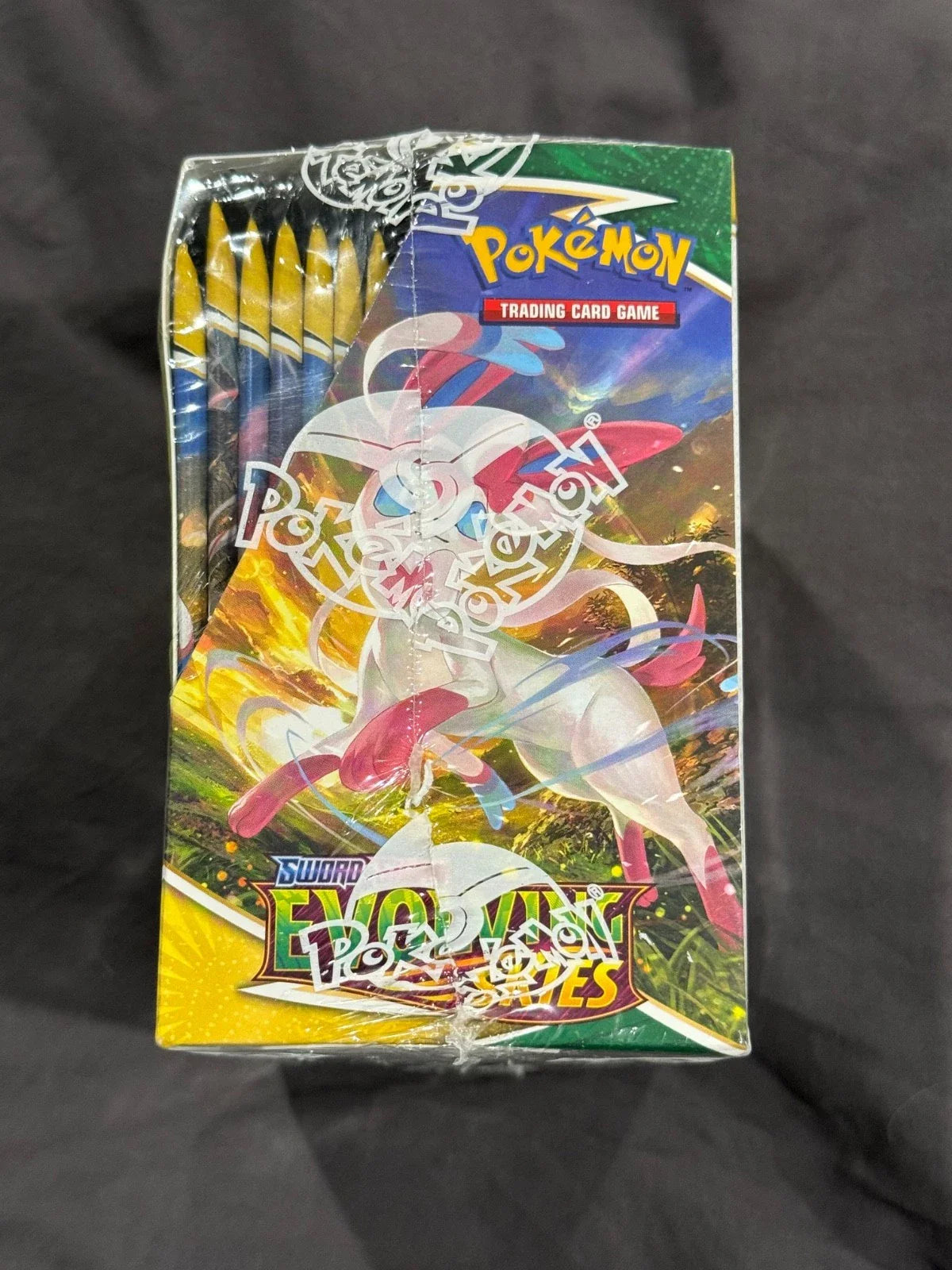 Pokemon TCG Sword & Shield EVOLVING SKIES Booster Box Sealed 36 Packs